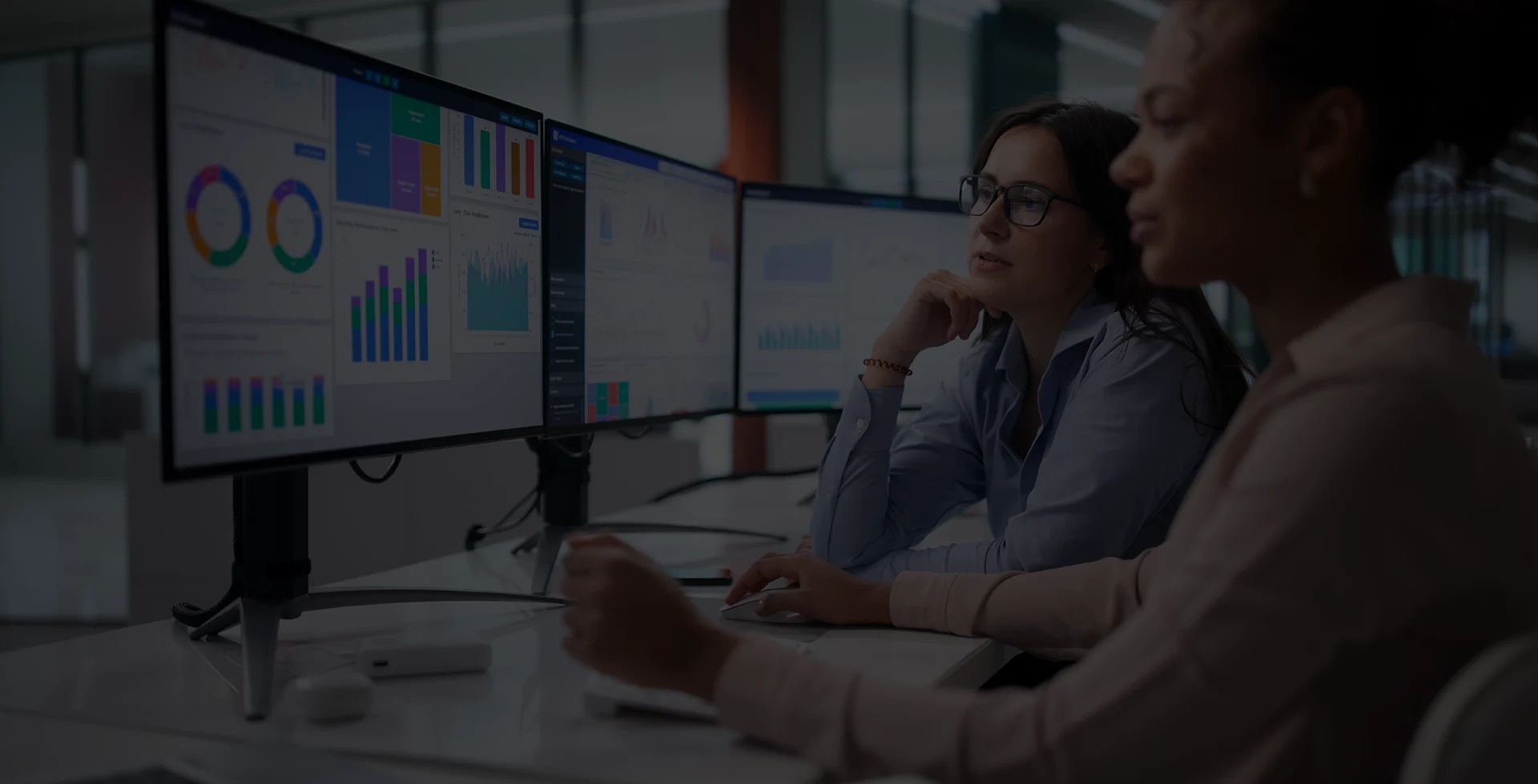 Core dynamics of digital market penetration

